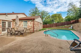 1926 Creek Wood Circle, Irving, TX 75060 - Photo 30