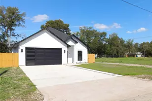 706 E 11th Ave, Corsicana, TX 75110 - Photo 2