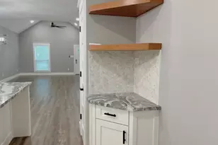 706 E 11th Ave, Corsicana, TX 75110 - Photo 16