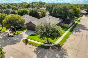 1100 New Meadow Dr, Azle, TX 76020 - Photo 4