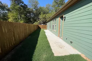 503 S 5th St, Bonham, TX 75418 - Photo 14