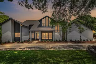 2109 Greta Ln, Fort Worth, TX 76120 - Photo 2