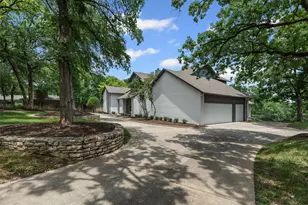 2109 Greta Ln, Fort Worth, TX 76120 - Photo 4