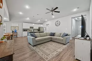 977 Sam St, Springtown, TX 76082 - Photo 4