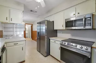 3607 Halifax Dr, Arlington, TX 76013 - Photo 12