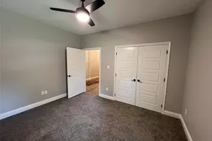 505 S Sky Ct, Granbury, TX 76049 - Photo 14