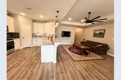 505 S Sky Court, Granbury, TX 76049 - Photo 6