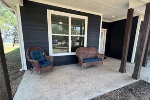 505 S Sky Ct, Granbury, TX 76049 - Photo 2