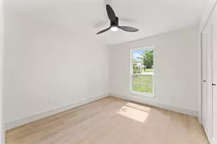 701 Botany Bay Dr, Dallas, TX 75211 - Photo 22