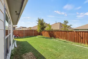 11321 Pecan Crk Dr, Providence Village, TX 76227 - Photo 24