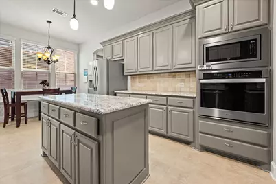 2645 Hundred Knights Drive, Lewisville, TX 75056 - Photo 10