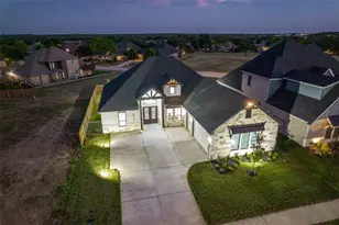 912 Bandon Dunes Dr, Burleson, TX 76028 - Photo 1