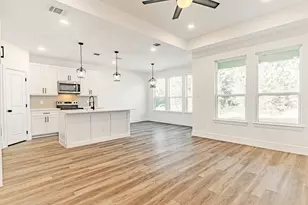 2314 Beverly Dr, Granbury, TX 76048 - Photo 8