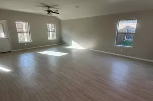 410 Lubbock Dr, Azle, TX 76020 - Photo 4