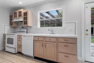 2131 Mountainview Dr, Waco, TX 76710 - Photo 10