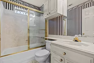 9014 Cumberland Dr, Irving, TX 75063 - Photo 32