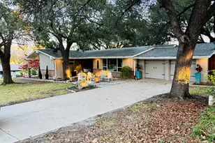 4236 Shannon Dr, Fort Worth, TX 76116 - Photo 2