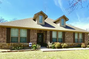 2801 Fm 1816, Bowie, TX 76230 - Photo 2