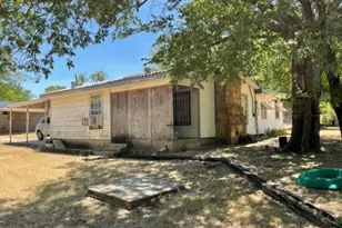 312 Alexander Ln, Bridgeport, TX 76426 - Photo 8