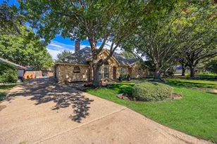 6913 Brookvale Rd, Fort Worth, TX 76132 - Photo 2