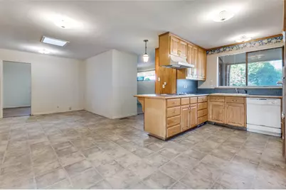 3722 Devonshire Court E, Irving, TX 75062 - Photo 4