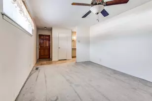 3722 Devonshire Ct E, Irving, TX 75062 - Photo 2