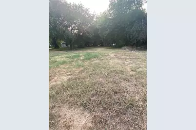 605 N Schopmeyer Street, Gainesville, TX 76240 - Photo 2