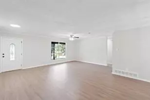 2423 Jewell Dr, Arlington, TX 76016 - Photo 4