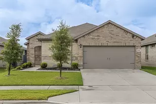 9125 Red Brush Trl, Fort Worth, TX 76131 - Photo 1
