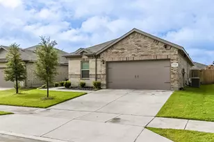 9125 Red Brush Trl, Fort Worth, TX 76131 - Photo 2