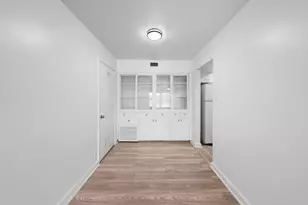 523 S Travis St, Sherman, TX 75090 - Photo 8