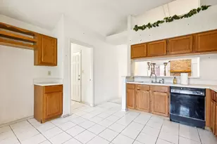 4215 Juniper Ln, Carrollton, TX 75010 - Photo 8