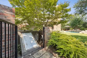 14820 Bellbrook Dr, Addison, TX 75254 - Photo 30