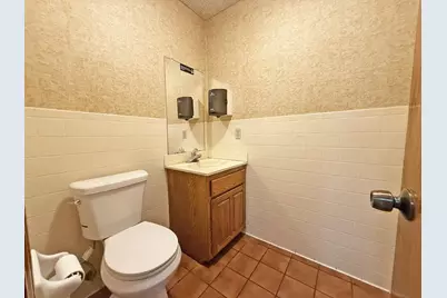 103 E Henderson Street, Cleburne, TX 76031 - Photo 22