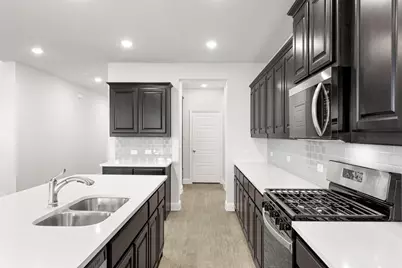 125 Meadow Road, Balch Springs, TX 75181 - Photo 4