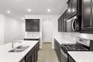 125 Meadow Rd, Balch Springs, TX 75181 - Photo 4