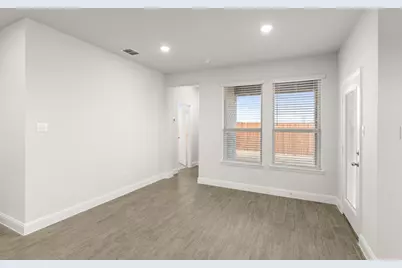 125 Meadow Road, Balch Springs, TX 75181 - Photo 10