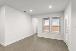 125 Meadow Rd, Balch Springs, TX 75181 - Photo 10