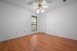 153 Sandlewood Ln, Burleson, TX 76028 - Photo 32