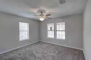 1260 E Mulkey St, Fort Worth, TX 76104 - Photo 8