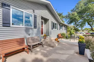 750 Becky Ln, Pecan Hill, TX 75165 - Photo 10