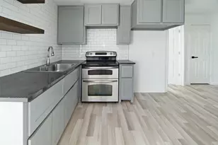 611 SE 2nd Ave, Mineral Wells, TX 76067 - Photo 10