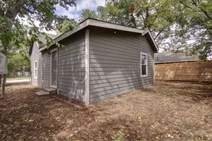611 SE 2nd Ave, Mineral Wells, TX 76067 - Photo 22