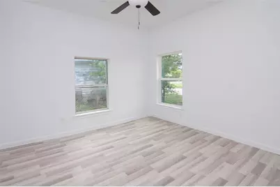 611 SE 2nd Avenue, Mineral Wells, TX 76067 - Photo 14