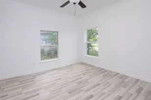 611 SE 2nd Ave, Mineral Wells, TX 76067 - Photo 14