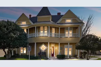 123 W Doyle Street, Granbury, TX 76048 - Photo 2