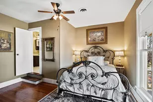 123 W Doyle St, Granbury, TX 76048 - Photo 16