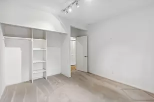 10714 Royal Springs Dr, Dallas, TX 75229 - Photo 12