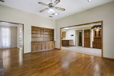 2901 N Sunbeck Circle, Farmers Branch, TX 75234 - Photo 10