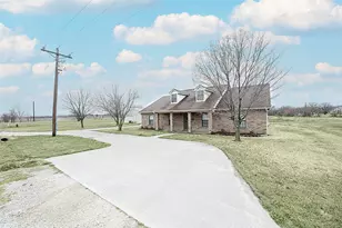 795 Beach Rd, Bowie, TX 76230 - Photo 40